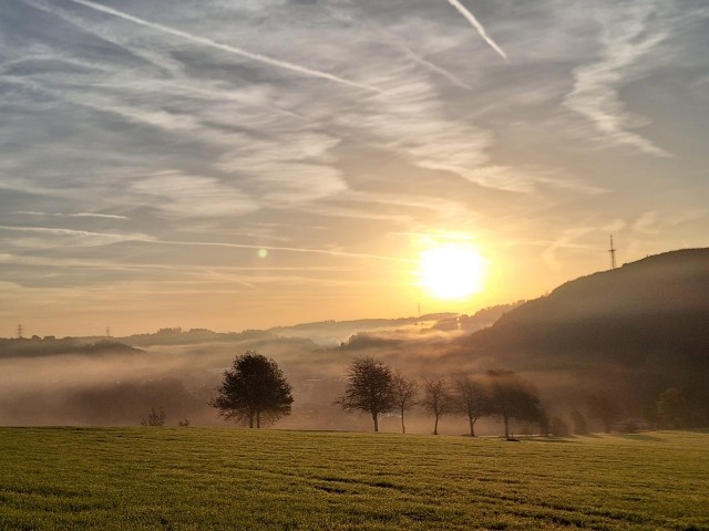 OberbergHeute.de / News / OHSchnappschuss Sonnenaufgang am Heiderberg